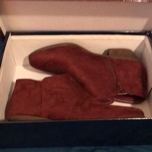 New wine colored boots by refresh